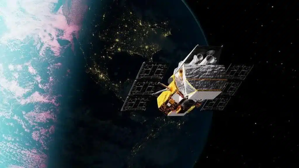 La NASA intenta rescatar histórico telescopio espacial antes de que caiga a la Tierra