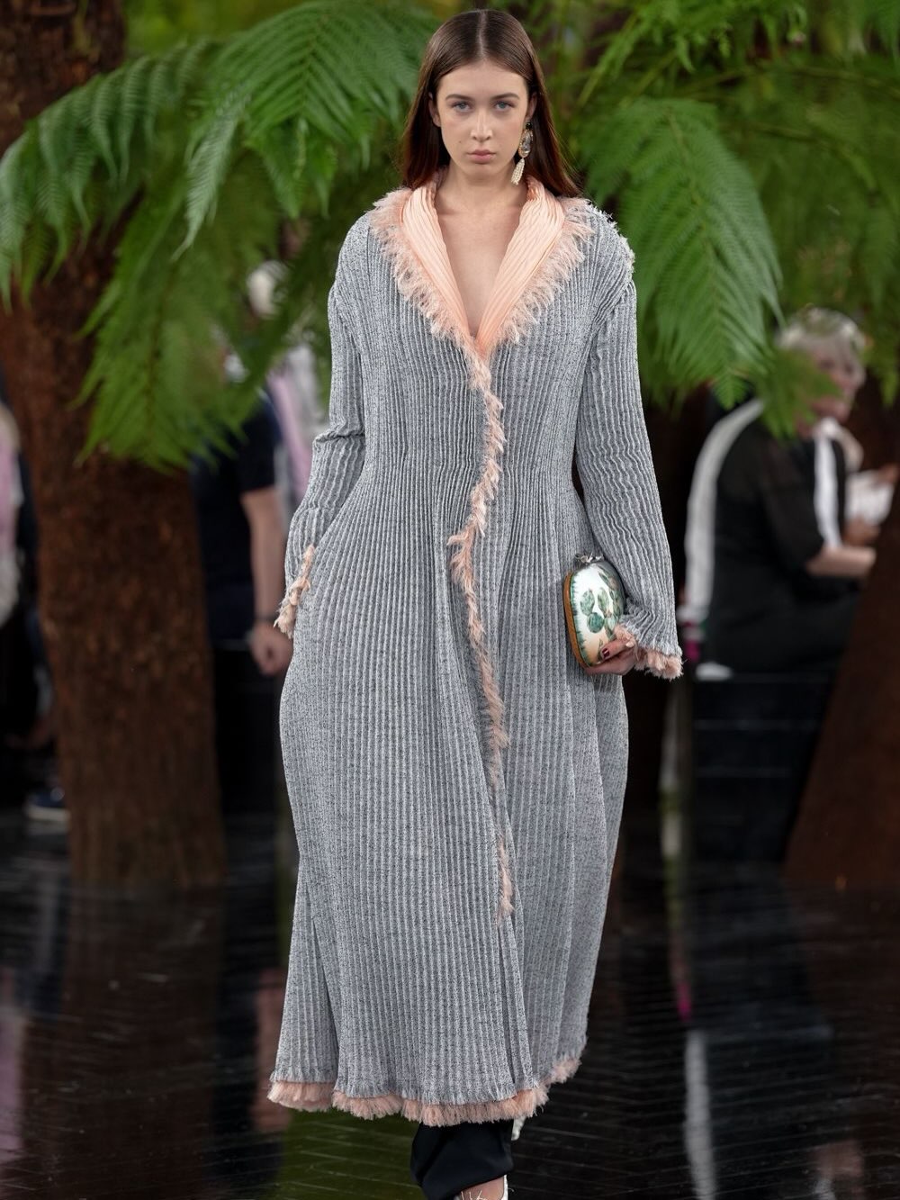 La hija de Nicole Kidman y Keith Urban vuelve a desfilar para Dior en medio de críticas