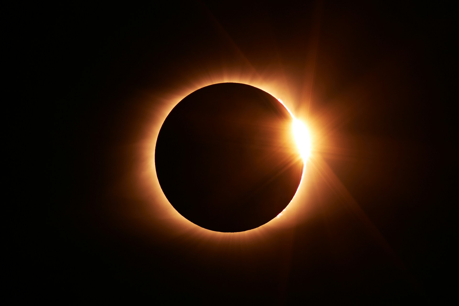 España vive un eclipse total de Sol histórico