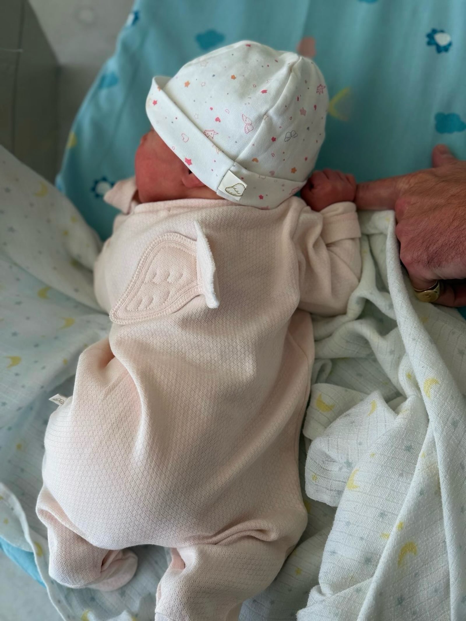La hija de la princesa Eugenia ya tiene un lugar en la sucesión al trono