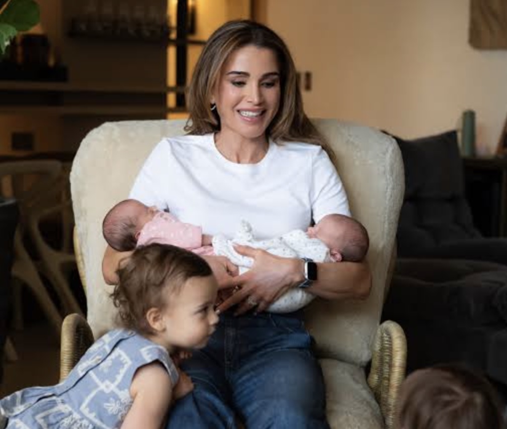La reina Rania celebra sus 56 años tras convertirse nuevamente en abuela
