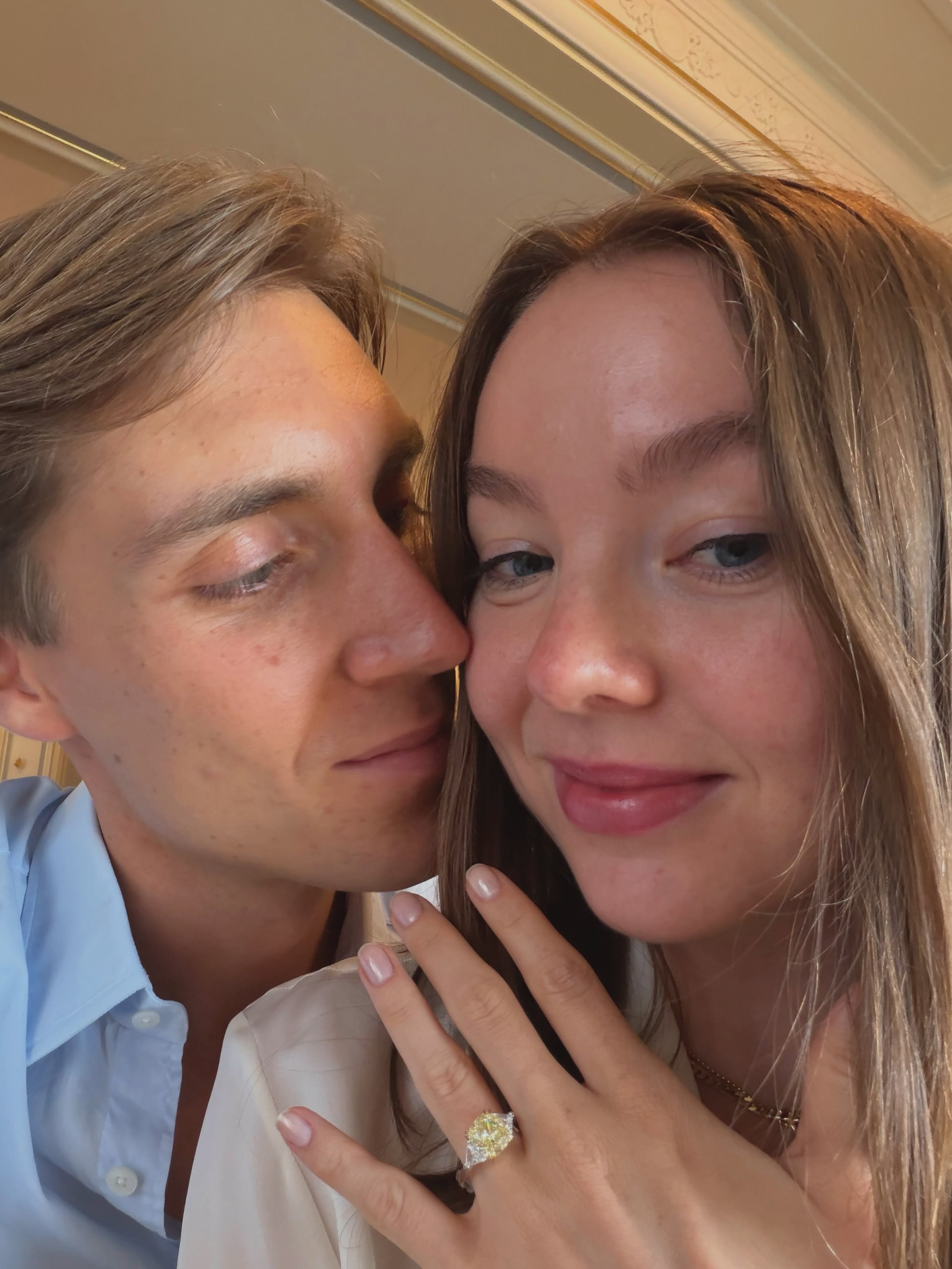 Alexandra de Hannover se compromete tras casi una década de amor