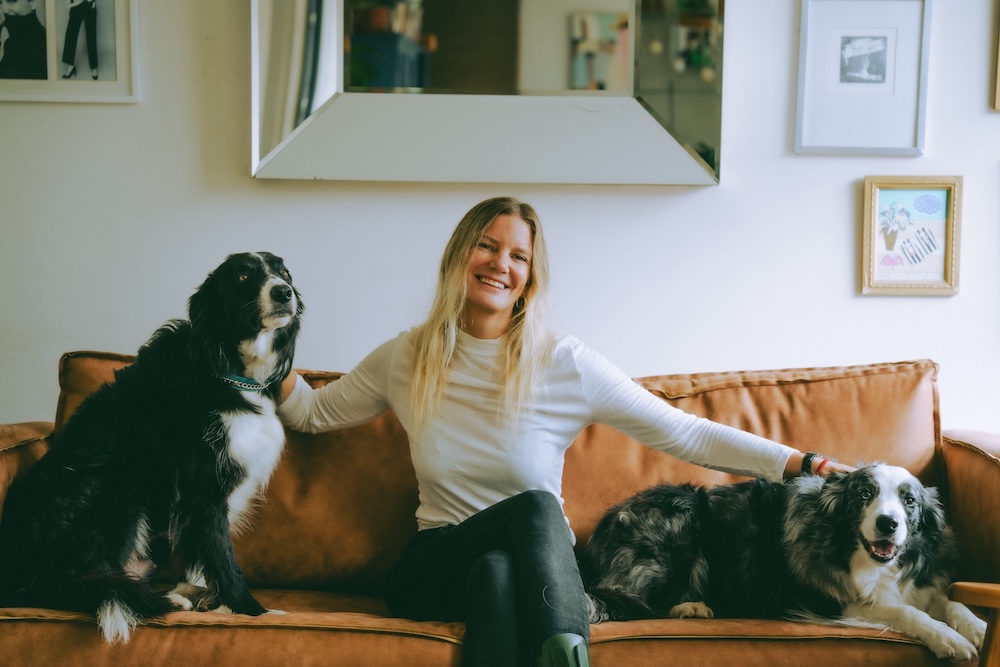 Guaw: Negro, Peaky y Javiera, un amor a prueba de todo