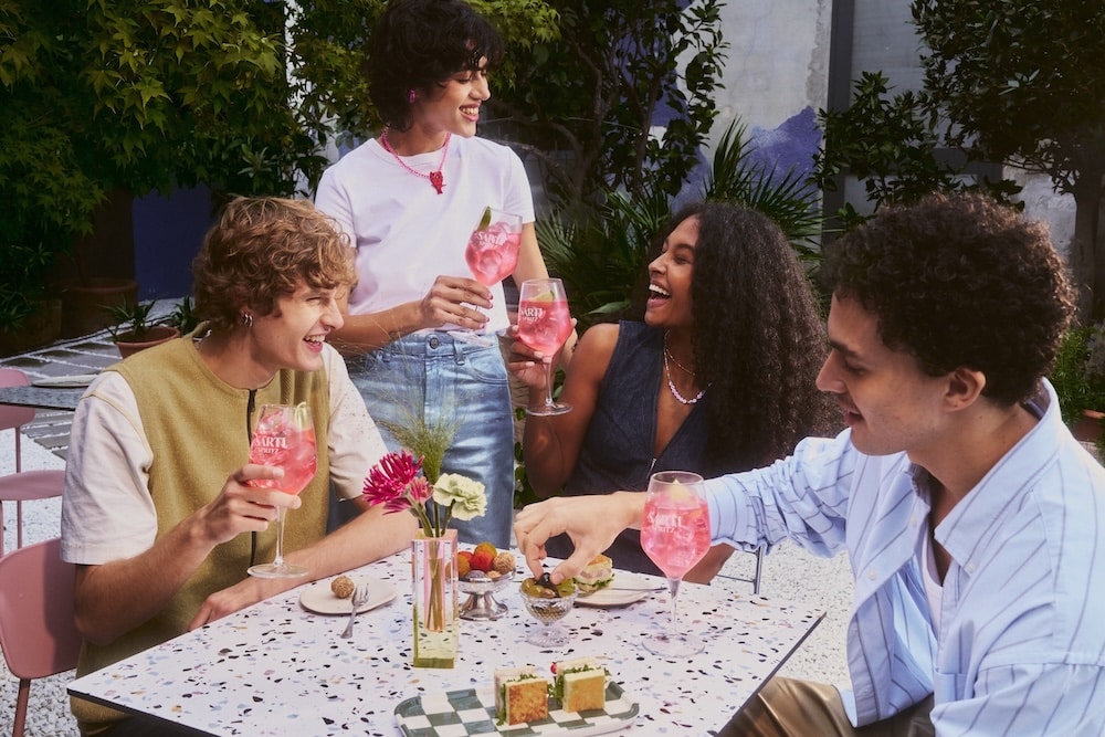 Sarti llega a Chile: el aperitivo italiano que le pone un giro rosado al clásico spritz