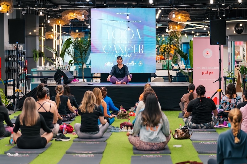 Yoga y autocuidado: Cenco Malls fortalece su campaña Alto al Cáncer