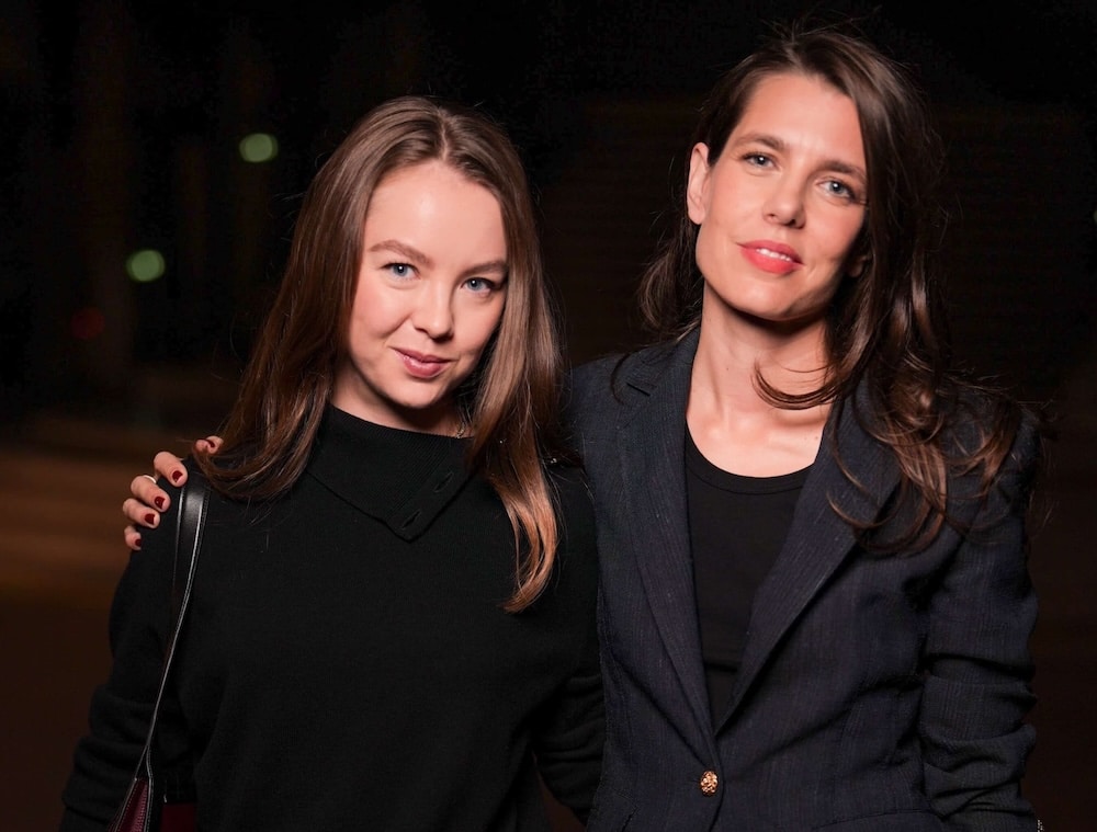 Alexandra de Hannover y Charlotte Casiraghi: de negro en la Semana de la Moda de París